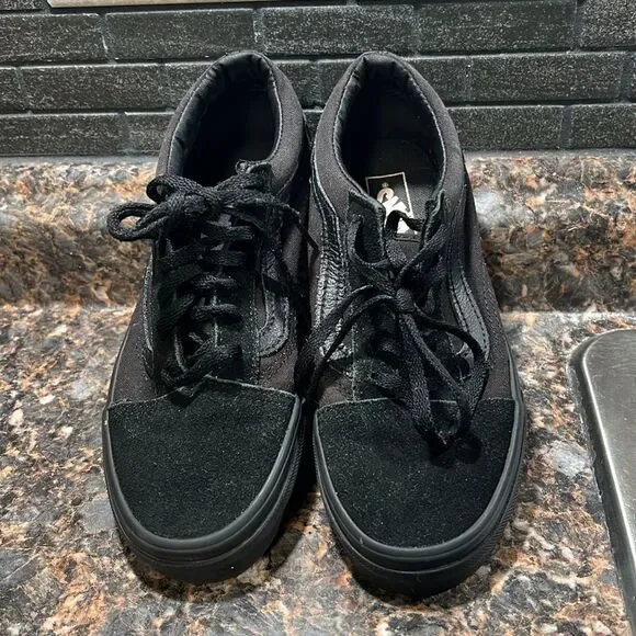 Vans  boys Old Skool Triple Black Suede Sneaker size 3 - Picture 3 of 9